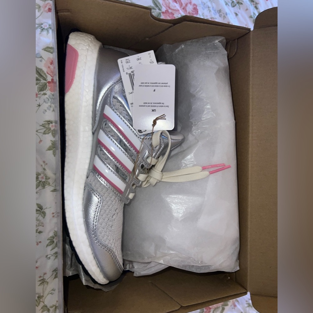 New in Box Womens Sz 7 Adidas Disney 100 Pink White Grey Ultraboost Tennis Shoes